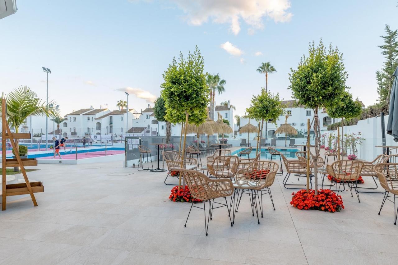 Hotel Residencia Deportiva Rozarossa à Estepona Extérieur photo