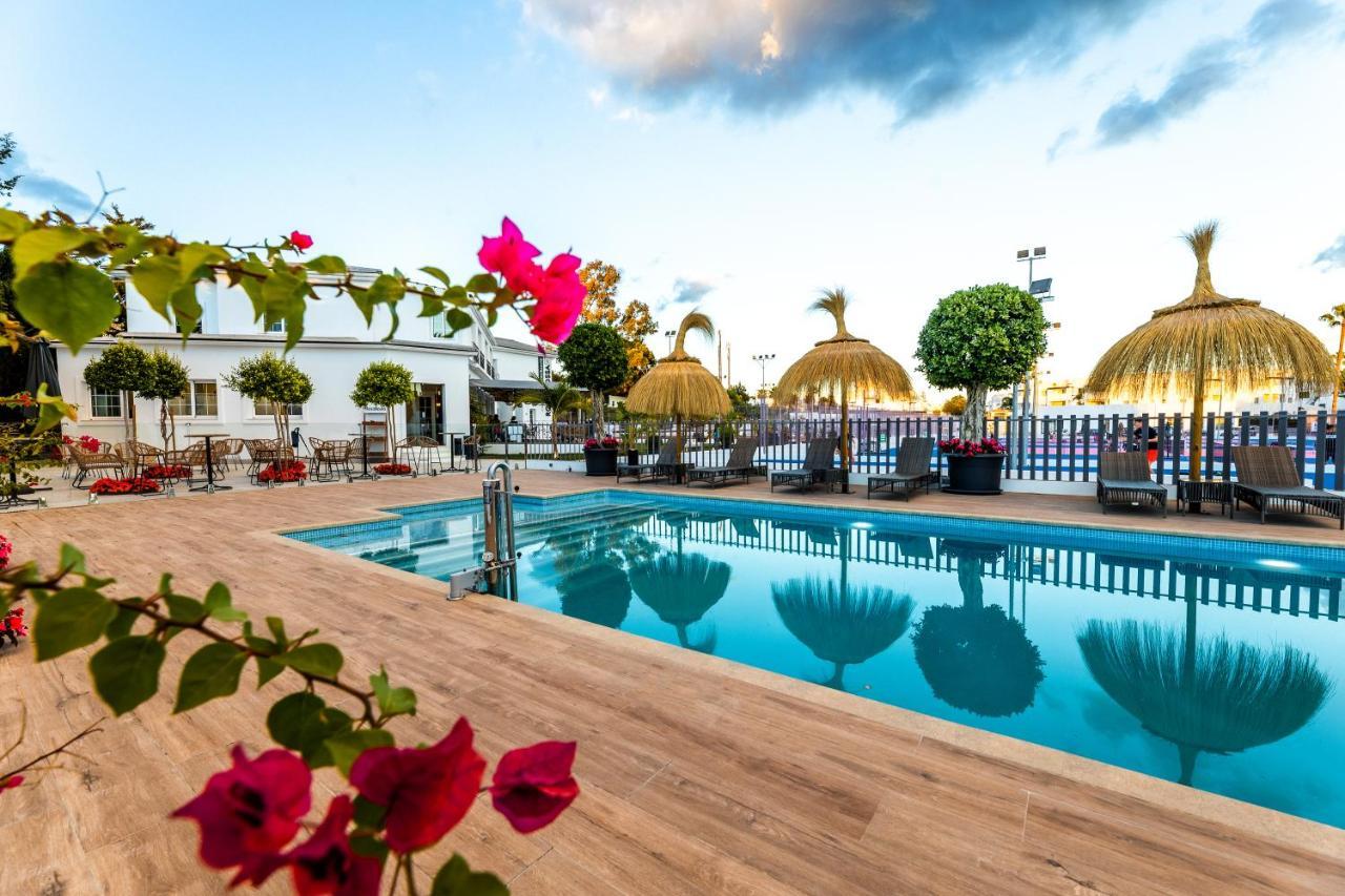 Hotel Residencia Deportiva Rozarossa à Estepona Extérieur photo
