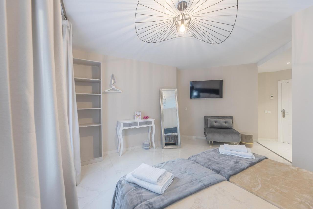 Hotel Residencia Deportiva Rozarossa à Estepona Extérieur photo
