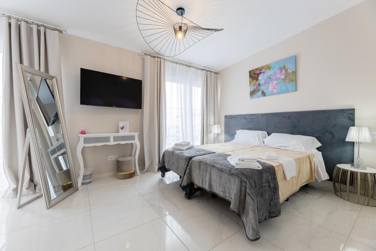 Hotel Residencia Deportiva Rozarossa à Estepona Extérieur photo