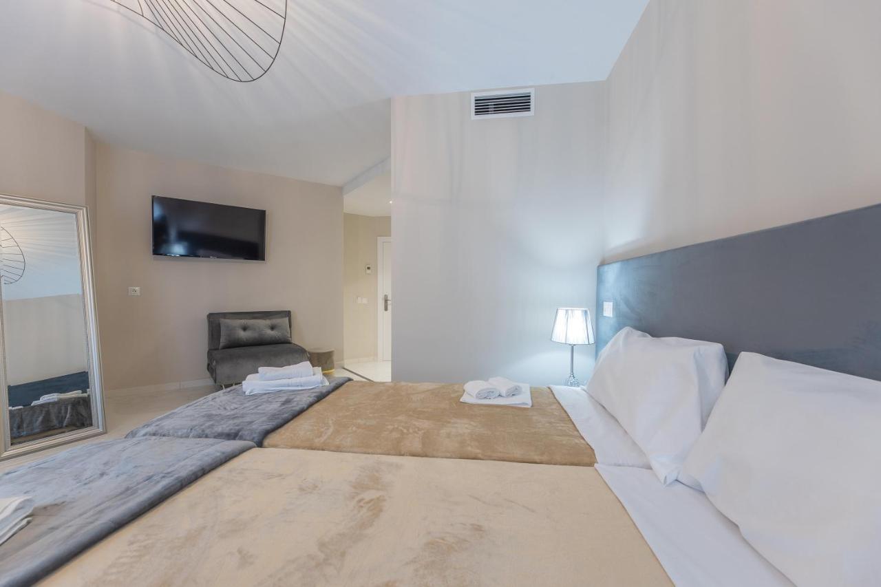 Hotel Residencia Deportiva Rozarossa à Estepona Extérieur photo