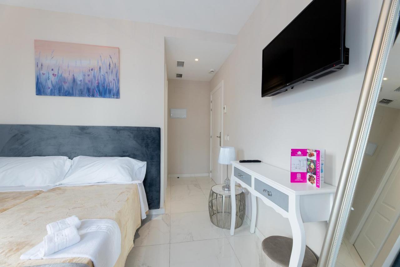Hotel Residencia Deportiva Rozarossa à Estepona Extérieur photo
