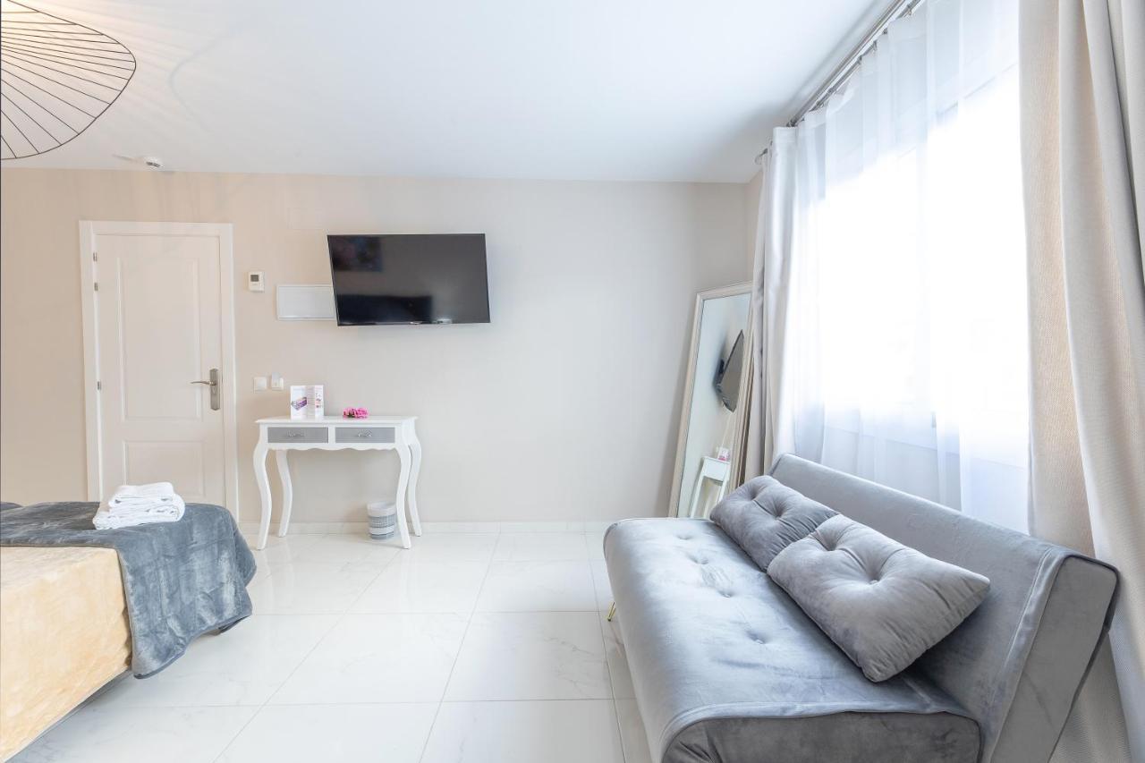 Hotel Residencia Deportiva Rozarossa à Estepona Extérieur photo