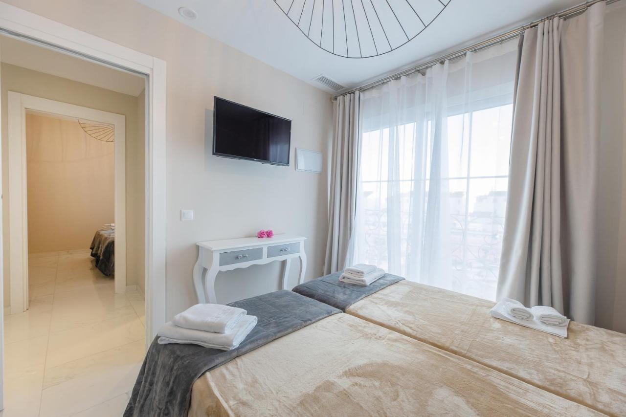 Hotel Residencia Deportiva Rozarossa à Estepona Extérieur photo