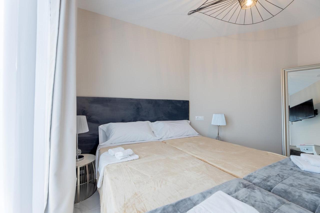 Hotel Residencia Deportiva Rozarossa à Estepona Extérieur photo